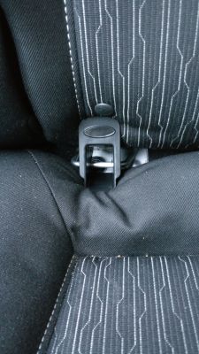 Opel Astra J kombi po lifcie - problem z isofix i odgnieceniami w piance