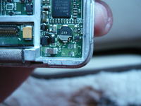 Jak naprawić wyrwane gniazdo baterii w iPod Classic 6g?