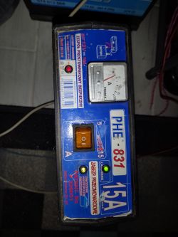 Odczytanie daty produkcji akumulatora - 12,8v, ledwo kręci po całonocnym ładowaniu