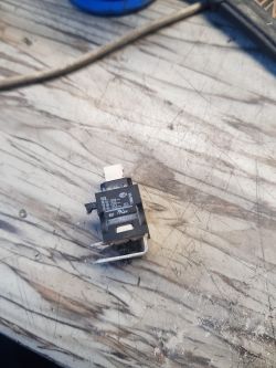 Wyszukiwanie włącznika do odkurzacza Starmix na podstawie zdjęć