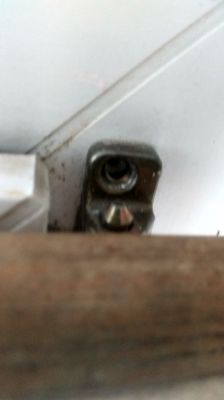 Damaged PVC window espagnolette (window in a tilted position) - how to dismantle