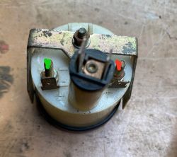 Maszyna budowlana - Jak dobrać wskaźnik poziomu paliwa pod pływak