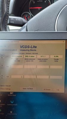 Ekran diagnostyczny VCDS-Lite w samochodzie