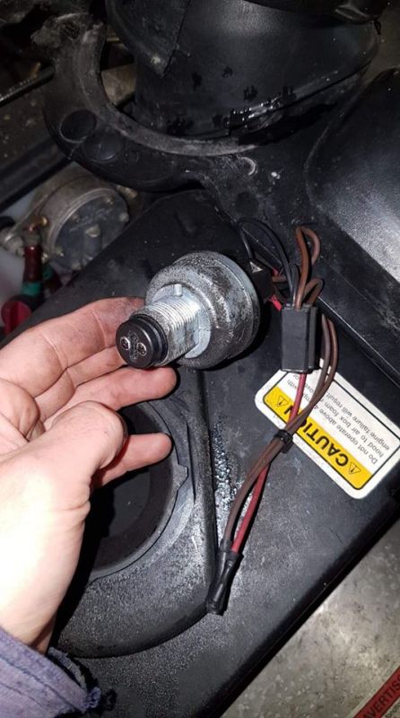 skuter śnieżny stacyjka - zgubiłem kluczyk do stacyjki , nie dostane takiej