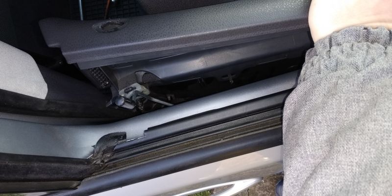 VW Polo 9n 2002r - Zablokowane drzwi od pasażera z przodu