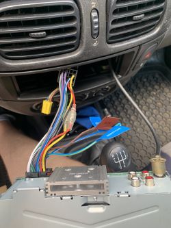 Renault Megane 1.4 16v 2002 - wymiana radia na Peiying PY3278 1-DIN (kompatybilność)