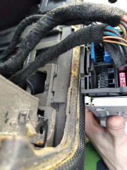 Seat ibiza 6j orginalne radio - jak założyć usb