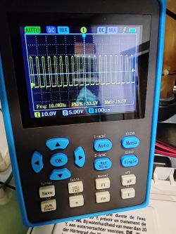 Oscilloscope screen showing 16 kHz PWM waveform with 15.5V RMS and 33.5V peak-to-peak