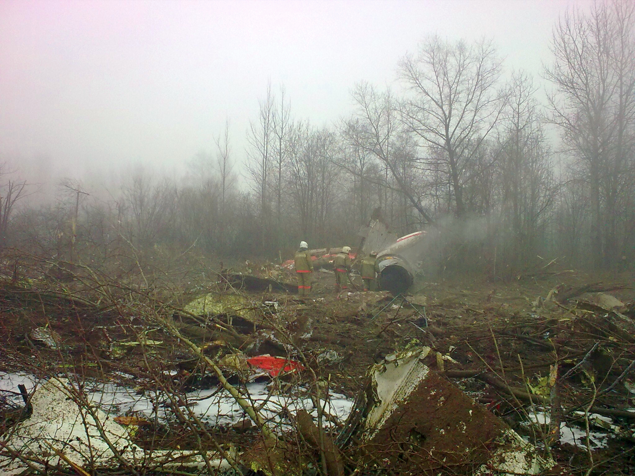 Крушение самолета смоленск. Катастрофа ту-154 в Смоленске 2010. Крушение ту-134 под Смоленском (2010). 2010 Катастрофа под Смоленском. Авиакатастрофа Смоленск 2010.