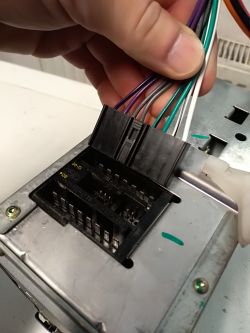 RADIO FORD 4050 - Podłączanie do wtyczek ISO, dopasowanie przejściówki i zasilania