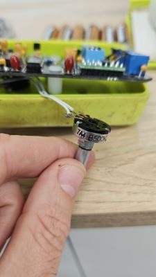 Alpha 27 7A4 B500K - jaki potencjometr/zamiennik do magnetometru?