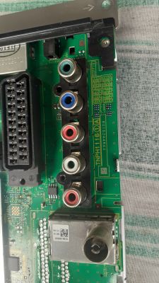 Płyta główna telewizora Panasonic z wejściami AV.