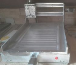 Malinowa frezarka CNC z aluminium Malinowa frezarka CNC z aluminium