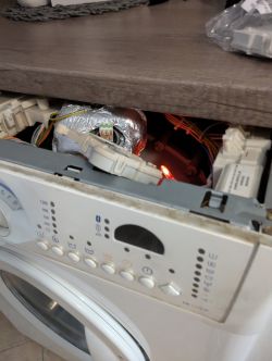 Electrolux EW1248W – brak reakcji po wymianie elektrozamka, błąd E40