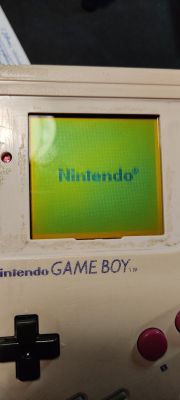 Game Boy Classic: Glitche na ekranie podczas uruchamiania gier, prawidłowy dźwięk i klawisze