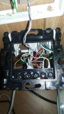 Title: Troubleshooting DSL Connection Issues: Damaged Telephone Socket, Cable Colors & Wiring Title: Troubleshooting DSL Connection Issues: Damaged Telephone Socket, Cable Colors & Wiring