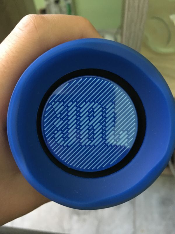 Czy przesunięta membrana w JBL Flip 4 wpływa na dźwięk? Wymiana na gwarancji?