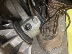 CAME Frog 24 - nagminne uszkadzanie śruby regulacyjnej w ramieniu motoreduktora