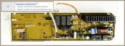 Płytka sterująca pralki z widocznymi elementami elektronicznymi i opisem błędu dC