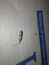 Identyfikacja elementów na płytce okapu - kondensator i element J