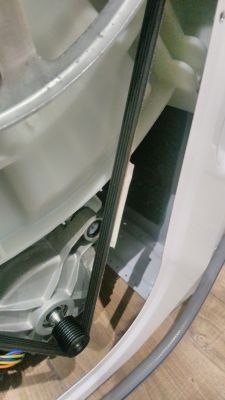 Amica WA2C714BKISVD - rytmiczne, głuche pykanie podczas obrotu bębna