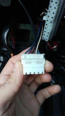 Zastosowanie kostki CHINCH 5 pin w Peugeot 306 - co obsługuje?