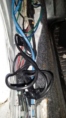 Toyota Yaris '99 - Nie działa centralny zamek, alarm, przecięte kable