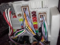 Renault Kangoo 1.6 8V 2010 - Lokalizacja bezpiecznika pompy paliwa