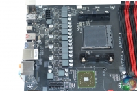 Płyta GA-78LMT-USB3 nie wykrywa procesora, dziwne napięcia na kondensatorach
