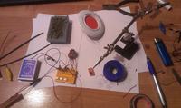 Zabawka dla dziecka - płyta z diodami super flux zasilanymi z Joule Thief (1,5V) Zabawka dla dziecka - płyta z diodami super flux zasilanymi z Joule Thief (1,5V)