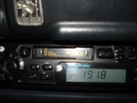 Jak podłączyć odtwarzacz MP3 do radia samochodowego bez USB i AUX?