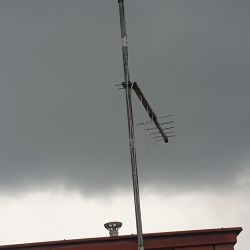Zastosowanie zwrotnicy Za-240Ms i wzmacniacza AWS-1036 w instalacji antenowej UHF i FM