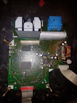 BMW E46: Gdzie przylutować kable AUX w radiu PHILIPS 22 SY 408/23?