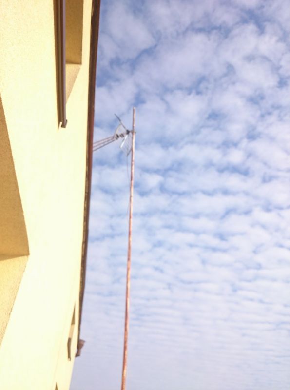 Receives Only MUX8 - 0558 Directional Antenna: Low Signal Strength & Roof Adjustment Issues