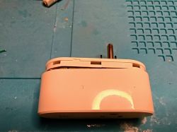 Disassembly of the Aqia Model F3202-US Wi-Fi Plug Partly open Aqia Model F3202-US Wi-Fi smart plug.
