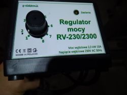 Regulator mocy RV-230/2300 z pokrętłem ustawionym na minimum.