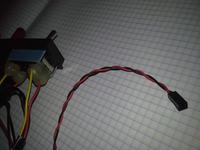 Piąta żyła (linia 3.3V) we wtyczce zasilania SATA, przeszkodą w modernizacji