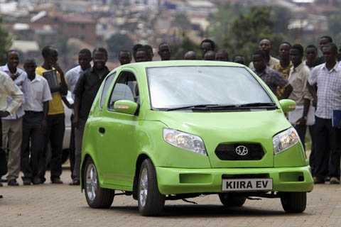 Kiira EV - pierwszy w Ugandzie samochód elektryczny prezentują studenci Kiira EV - pierwszy w Ugandzie samochód elektryczny prezentują studenci