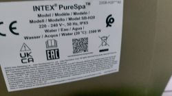 Tabliczka informacyjna Intex PureSpa SB-H20 Tabliczka znamionowa jacuzzi Intex PureSpa model SB-H20 z danymi technicznymi