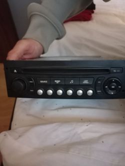 Podłączenie oryginalnego radia z VIN w Peugeot 307 HDI 2007 - kolor przewodów