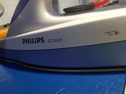 Żelazko Philips GC 8220 - wybija bezpieczniki Żelazko Philips GC 8220 - wybija bezpieczniki