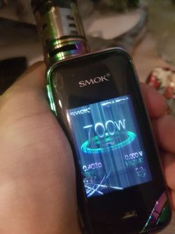 Jak wymienić wyświetlacz 2 cale w e-papierosie Smok X-Priv?