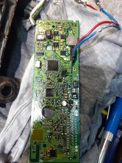 Kontynuacja naprawy modułu hamulca postojowego w Toyota T27 - wymiana elementów, odczyt błędów OBD