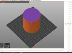 Widok modelu cylindra w programie do druku 3D z warstwami nałożonymi w formie siatki.