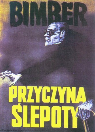 Dlaczego woltomierz pokazuje zawyżone napięcie na akumulatorach AA i samochodowym?