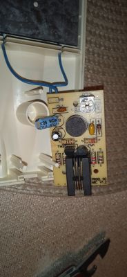 Płytka drukowana unifonu Proel SC MIC V1.2 z widocznymi podzespołami elektronicznymi