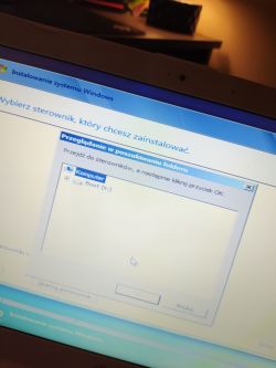 Jak zainstalować Win7 z pendrive na laptopie z Win10?