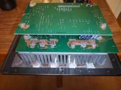 Naprawa wzmacniacza w Creative Gigaworks G500: Nagrzewanie, radiator, wymiana kondensatorów