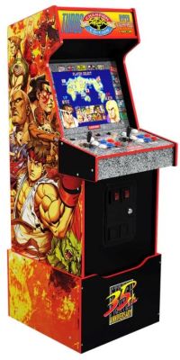 Automat arcade Street Fighter z ekranem i joystickami, z grafiką postaci na obudowie