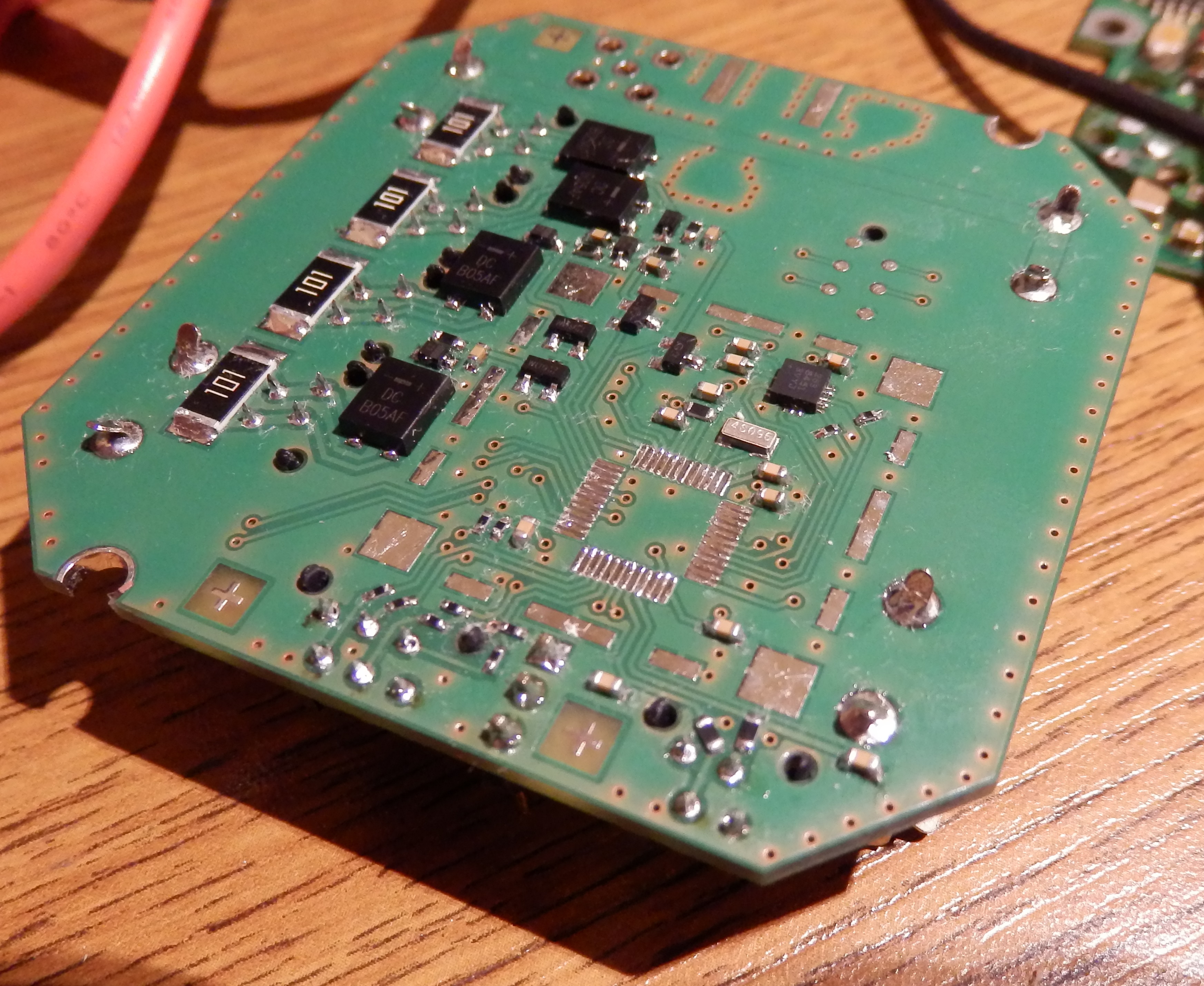 STM32L051 - Różne zachowanie na płytce ewaluacyjnej i urządzeniu z LQFP48